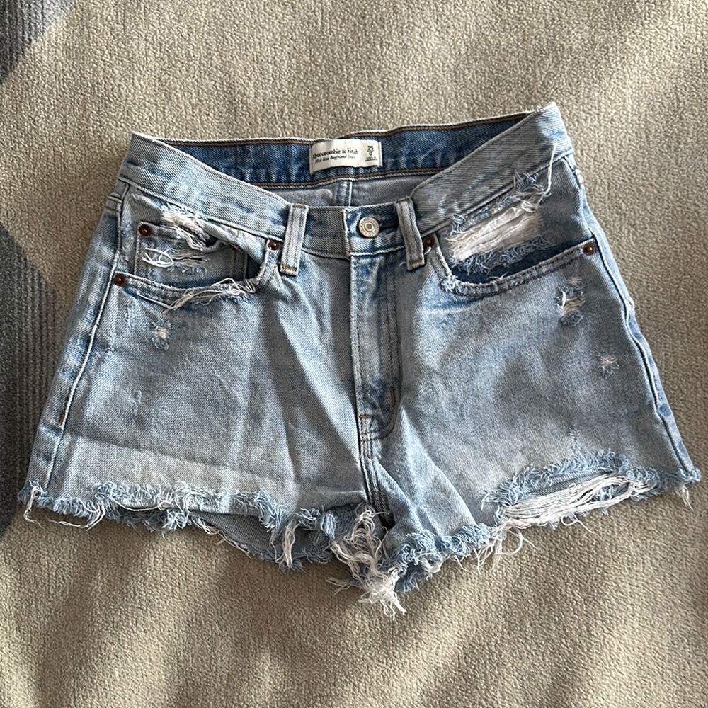 Abercrombie Mid Rise Boyfriend Short